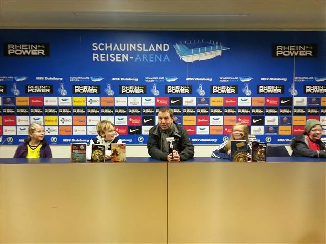 Bild: Fußballbundesliga Kids-Clubs und Kinderbuchautor Boris Pfeiffer wecken Leselust bei Jungen und Mädchen