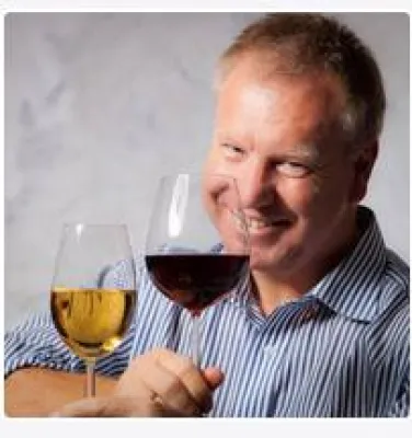 Bild: Rubinroter Klassiker aus dem Piemont - Grand Dame Nebbiolo aus dem Hause Bosio läßt nichts anbrennen
