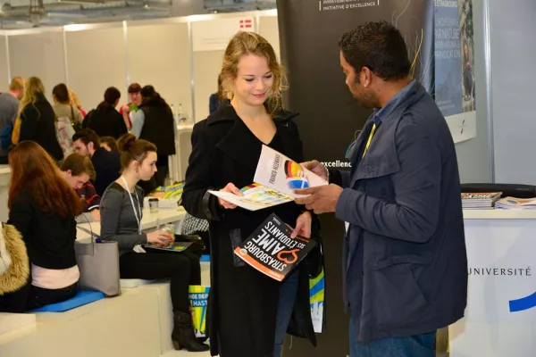 Bildung ist international! Bild: Bildung ist international!