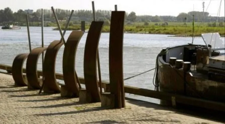 Bild: Stadt, Land, Fluss in Ostholland