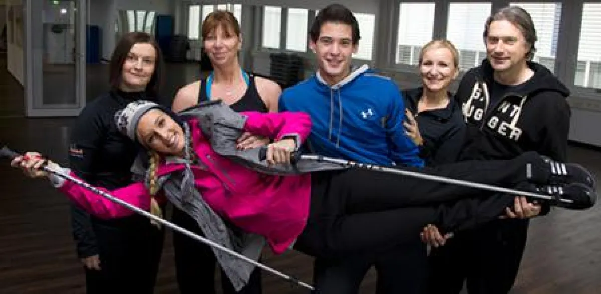 Am Ende eines langen Pistentages bleibt die Muskulatur dank der Skigymnastik von Elena op de Hipt.