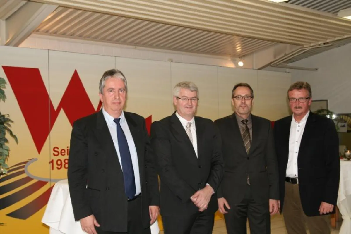 Alfons Westermann (2.v.l.) mit Vertretern aus Politik und des Wirtschaftsverbandes Emsland