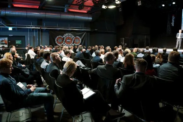 Digitale Netzwerke im Einkauf Bild: Digitale Netzwerke im Einkauf