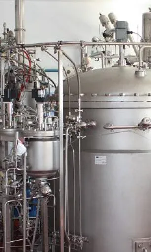 Bild: 7200-Liter-Fermenter in der biotechnologischen Produktion von natürlichen Zusatzstoffen in Betrieb gegangen