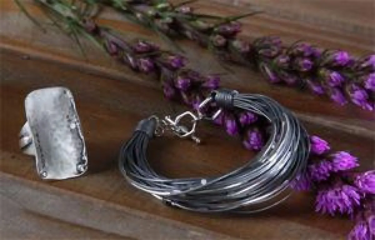 Die Schmuck Kollektion von Silpada gibt es ab Herbst bei AVON