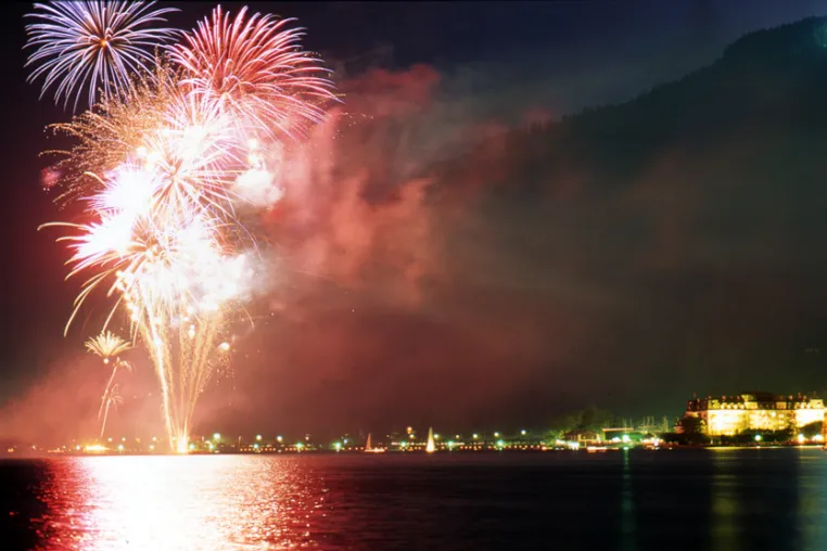 Zeller Seefest: Genuss für die Sinne - Musik, Feuerwerk und kulinarische Raffinessen locken Bild: Zeller Seefest: Genuss für die Sinne - Musik, Feuerwerk und kulinarische Raffinessen locken