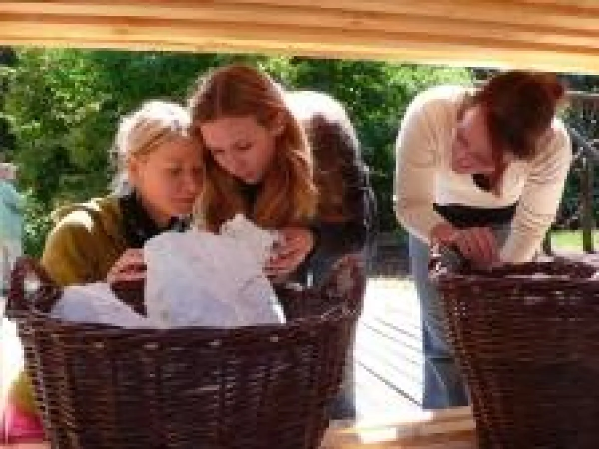 Besucherinnen am Königsstuhl