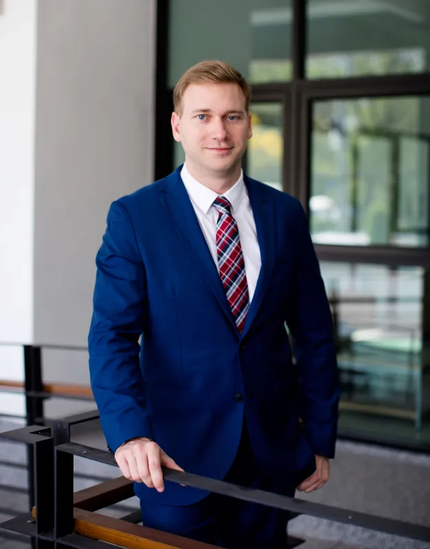 Mag. Fabian Sonntagbauer, LL.M. ist Wirtschaftsjurist in Bangkok.