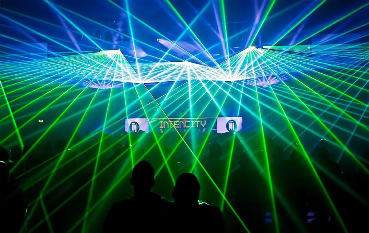 Prämierte und spektakuläre Laserinszenierungen von MediaLas