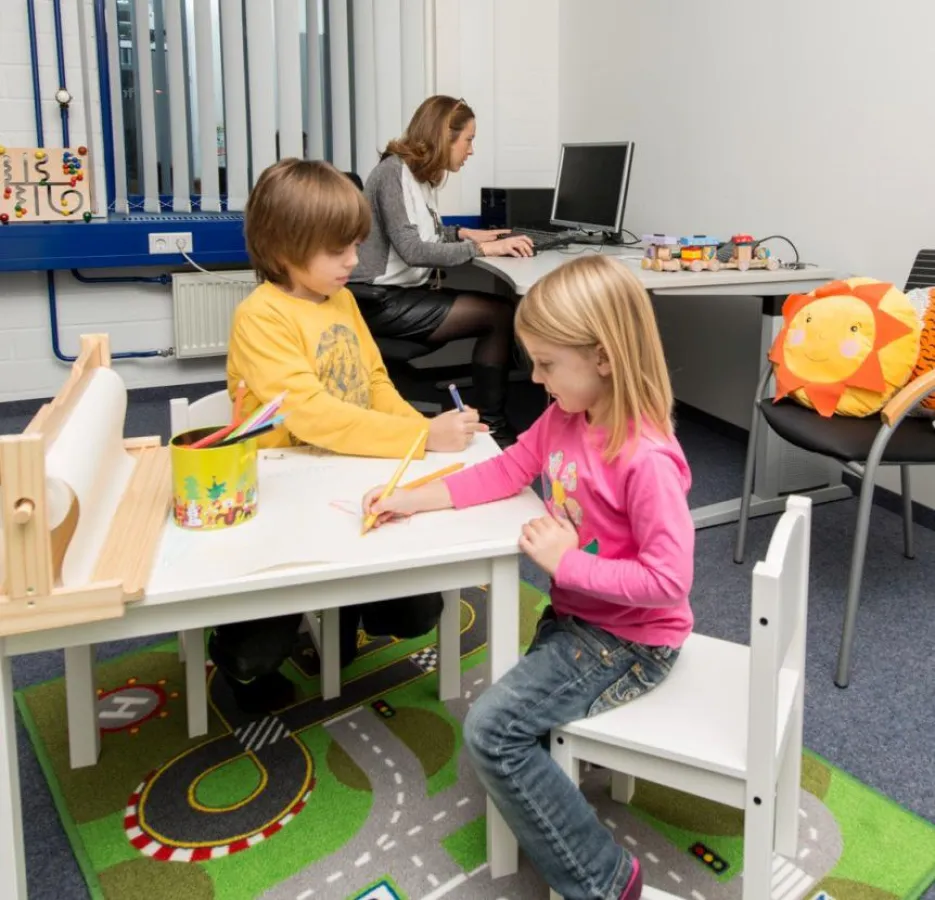 (Foto: hl-studios, Erlangen) – hl-studios: mit Mama und Papa in der Agentur