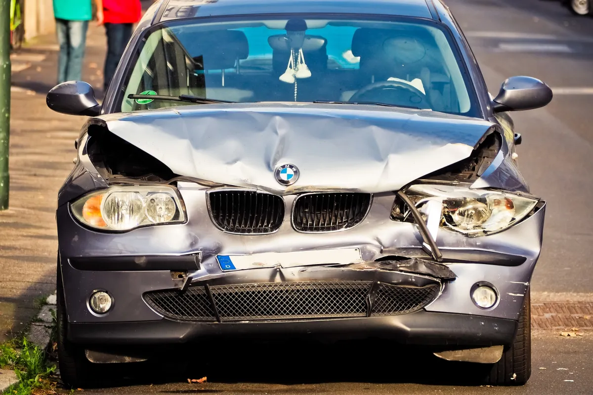 Schrottreife Autos ganz unkompliziert loswerden – das geht?
