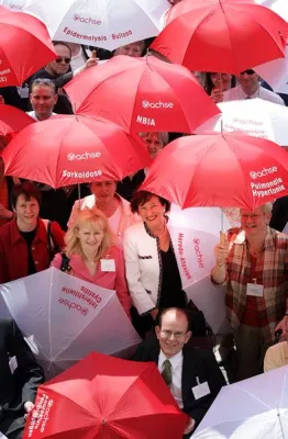 Bild: Wir wollen keine Waisenkinder sein - Menschen mit Seltenen Erkrankungen fordern bessere Versorgungsstrukturen