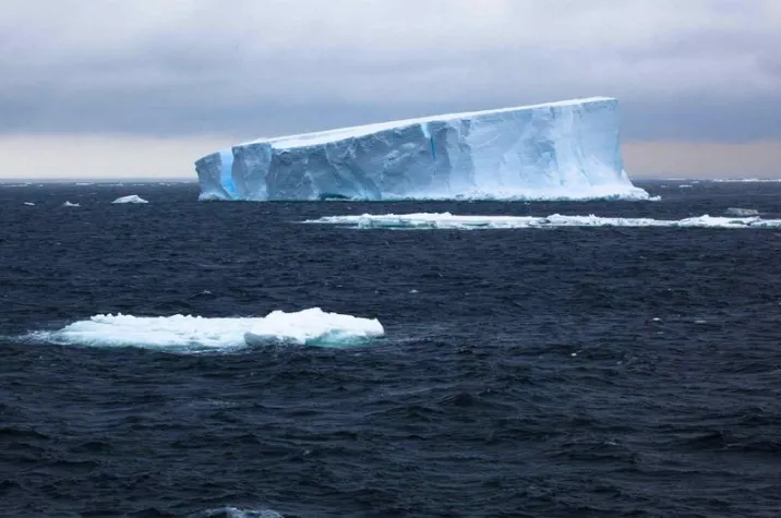 Bild: FS Polarstern startet Richtung Antarktis