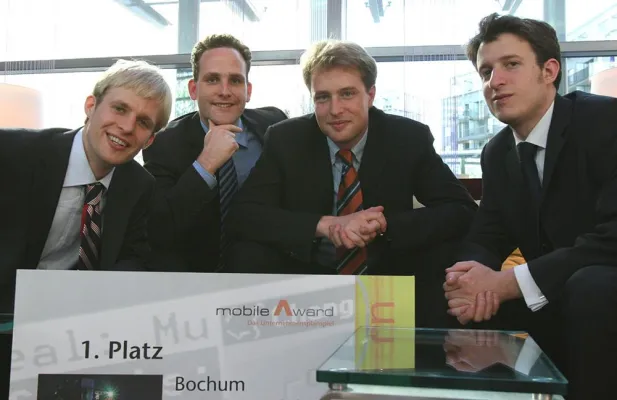 Bild: Studenten der TU Dresden, FU Berlin und Uni Hamburg gewinnen größtes deutsches Internet-Planspiel