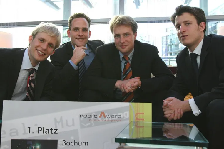 Studenten der TU Dresden, FU Berlin und Uni Hamburg gewinnen größtes deutsches Internet-Planspiel Bild: Studenten der TU Dresden, FU Berlin und Uni Hamburg gewinnen größtes deutsches Internet-Planspiel
