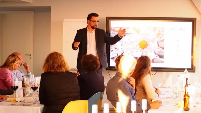 NMF OHG - Finanzielle Bildung als Schlüssel zum Erfolg Bild: NMF OHG - Finanzielle Bildung als Schlüssel zum Erfolg