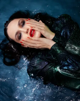 Bild: Le Rouge Français - Blumen auf Ihren Lippen