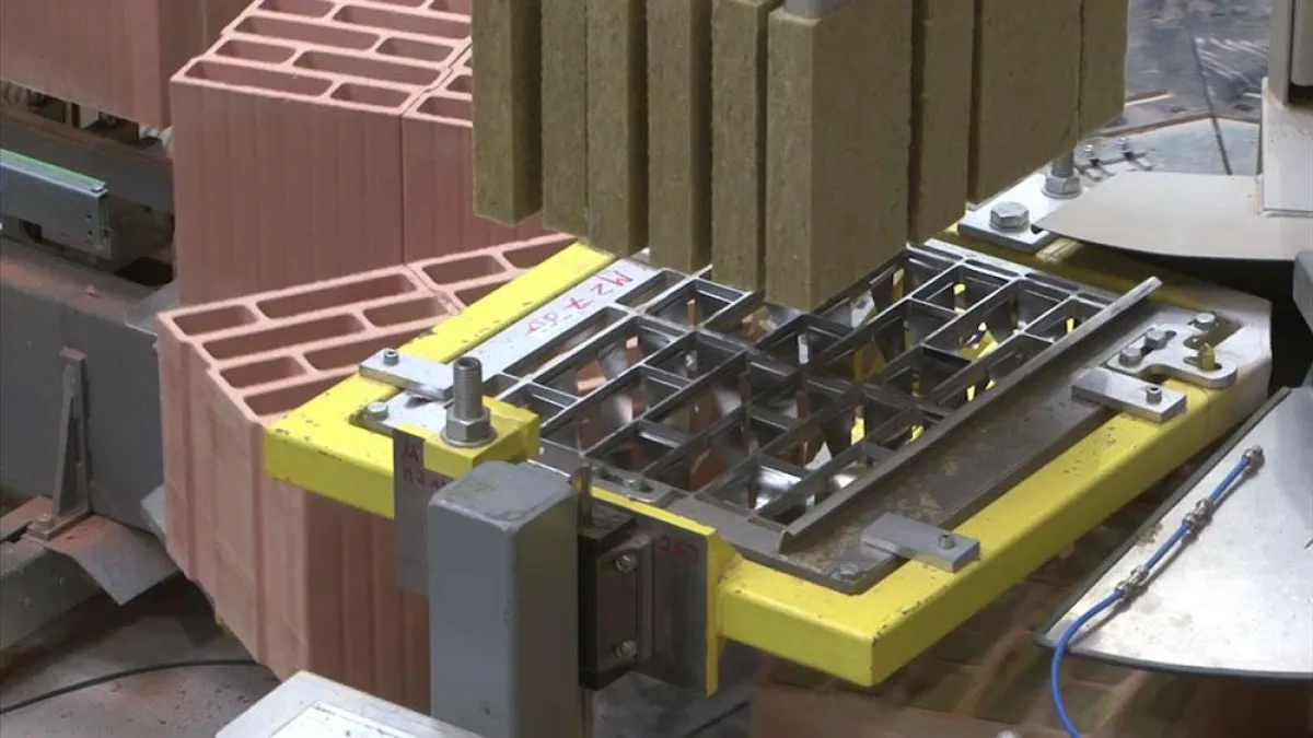 Ziegelplus für ein massives und wärmeoptimiertes Mauerwerk.