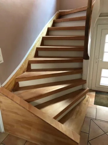 Bild: Treppenrenovierung selbst gemacht mit echtem Holz
