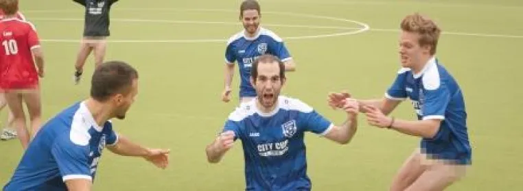 Neuer TV-Spot: Nackte Tatsachen bei TeamShirts Bild: Neuer TV-Spot: Nackte Tatsachen bei TeamShirts