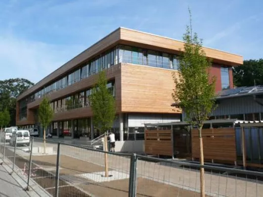 Bild: Schule macht Klimaschutz: Erde und Sonne im Team