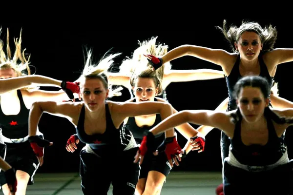 Bild: 400 Beine bei Dance Festival in Bewegung