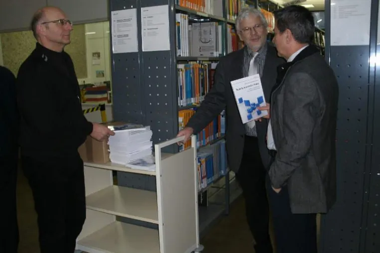 Bild: Fachbücher für die Hochschule Karlsruhe