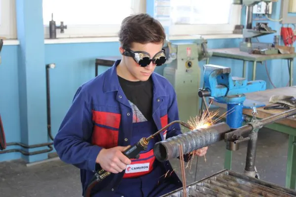 Bild: Sicherung hoher Ausbildungsqualität durch überbetriebliche Lehrgänge