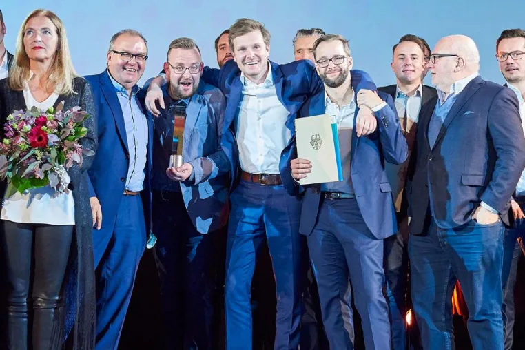 Bild: Deutscher Wirtschaftsfilmpreis für DATEV-Imagefilm. Musik kommt von GROVES.