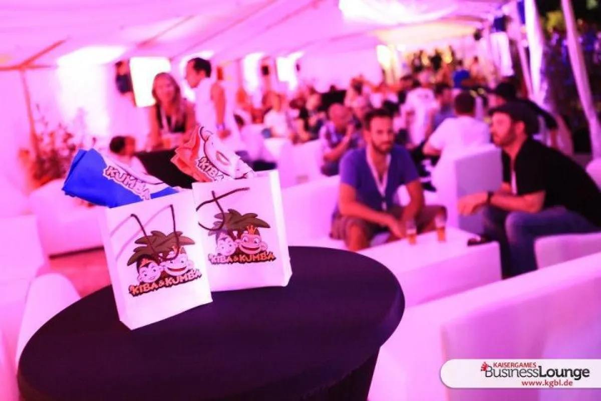 Kiba & Kumba sowie zahlreiche Gäste bei der KaiserGames Business Lounge 2012
