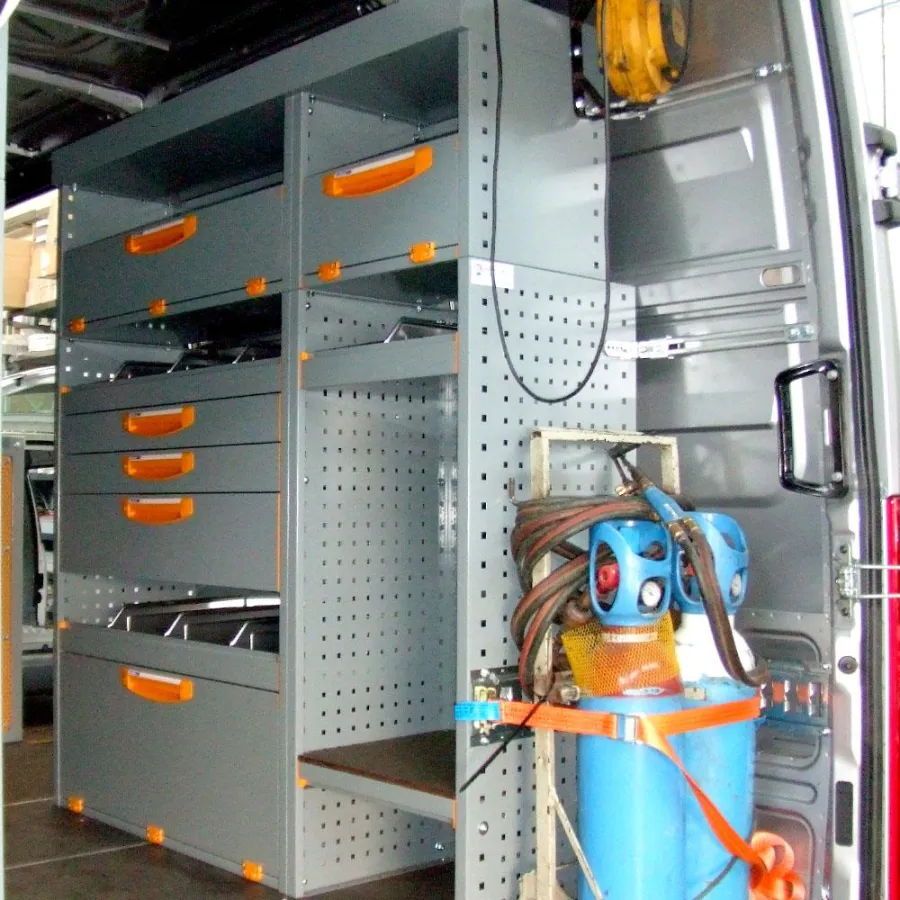 Regale von Storevan für Iveco Daily L3H2
