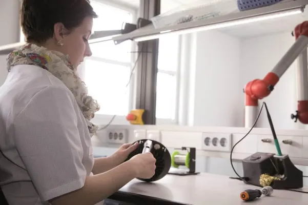 Bild: TSL-Leuchten auf der EPHJ-EPMT-SMT 2015