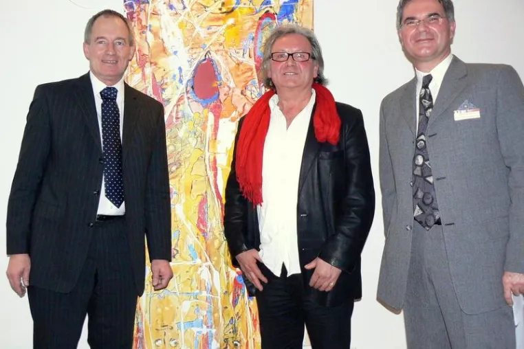 Neues Diagnostikzentrum in Ulm mit Kunstausstellung eröffnet Bild: Neues Diagnostikzentrum in Ulm mit Kunstausstellung eröffnet