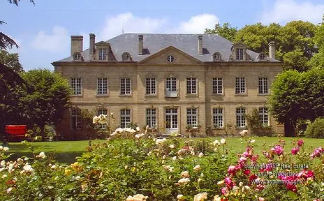 Schloss Verkauf durch weltbekannten Pianisten über Auer, Springer & Partner Bild: Schloss Verkauf durch weltbekannten Pianisten über Auer, Springer & Partner