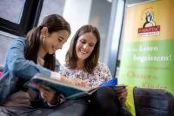 Umfrage zum Tag des Ehrenamts: 71% der Deutschen halten das Ehrenamt als Lesementor für wichtig Bild: Umfrage zum Tag des Ehrenamts: 71% der Deutschen halten das Ehrenamt als Lesementor für wichtig