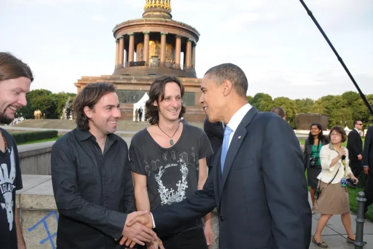 Bild: REAMONN über Bandauflösung und shake Hands mit Obama.