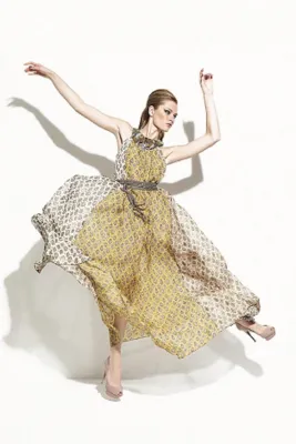 MANUEL LUCIANO SETZT DIESEN SOMMER AUF „HAWAII FLOWERS“ UND DAS MOTTO „LE GENS DE ST. TROPEZ“ Bild: MANUEL LUCIANO SETZT DIESEN SOMMER AUF „HAWAII FLOWERS“ UND DAS MOTTO „LE GENS DE ST. TROPEZ“