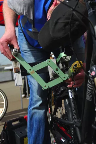 Bild: Reger Fahrradhandel bei bestem Wetter