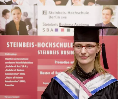 Bild: Bachelorstudiengang "Management im Gesundheits- und Sozialwesen" erfreut sich großer Beliebtheit