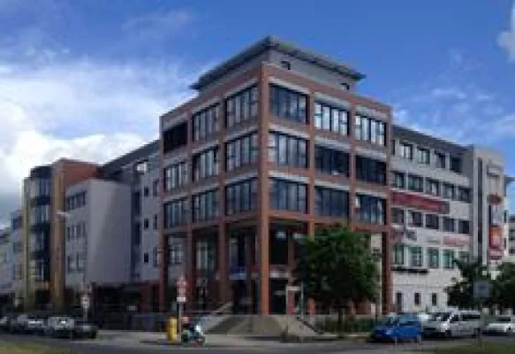 Bild: DIP-Partner AENGEVELT vermittelt 955 m² Einzelhandelsfläche in Berlin an Drogeriekette "Rossmann"