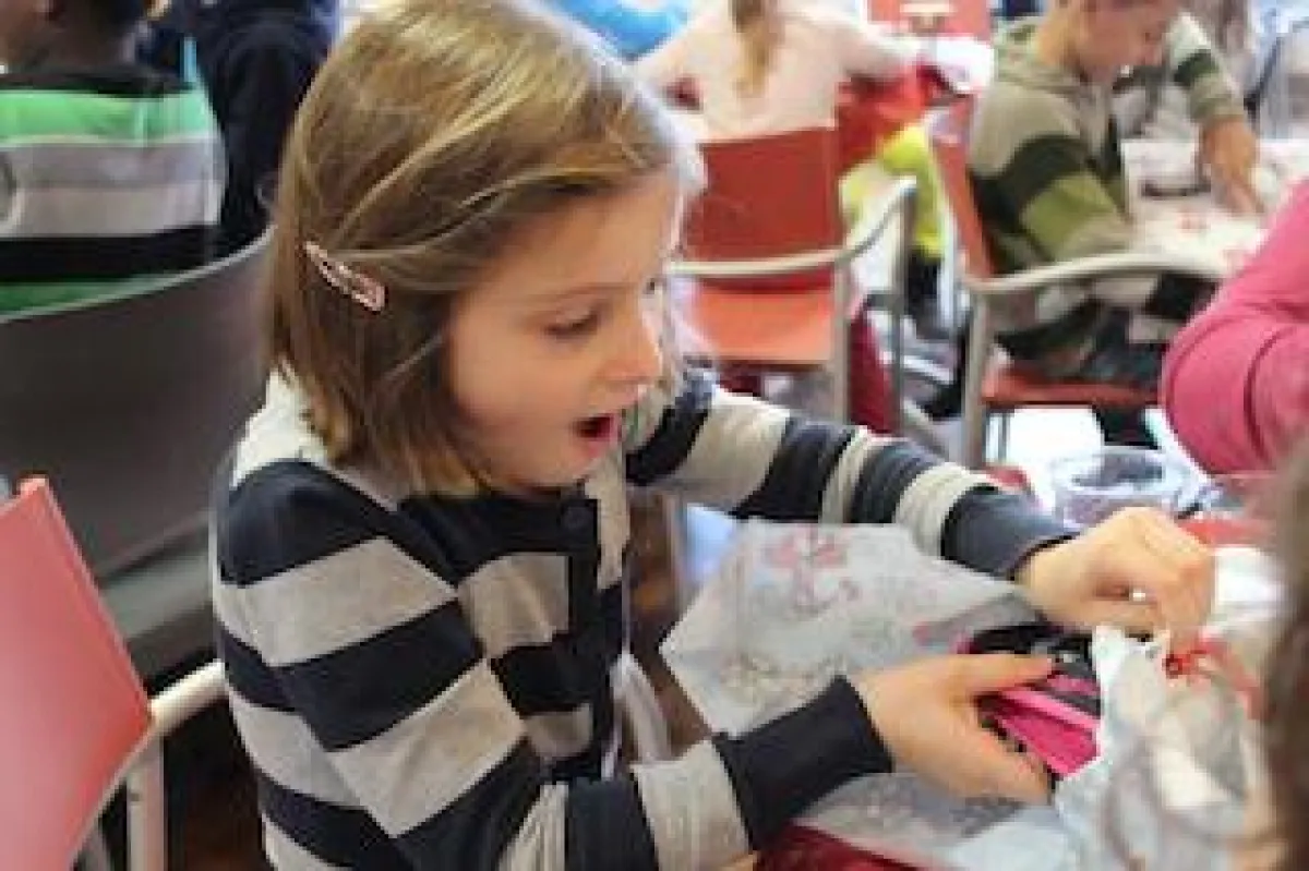 Große Freude beim Auspacken