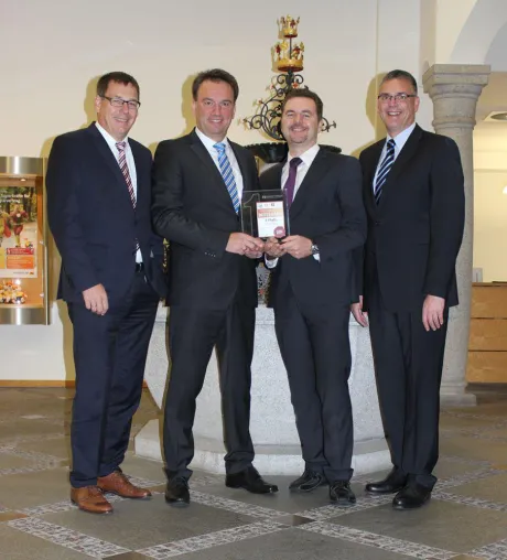 Bild: Volksbank Straubing eG gewinnt den neuen DIN-Bankentest in Straubing