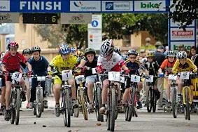 Bild: Mountainbiken zwischen Zypressen und Steilhängen: SYMPATEX BIKE-Festival Garda Trentino am Gardasee