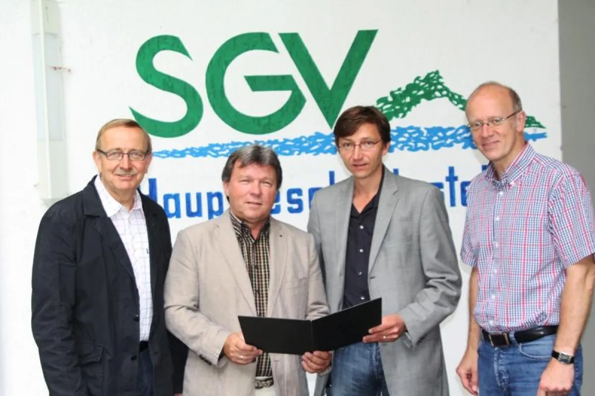 SGV und Wanderatlas in Zukunft gemeinsam (v.l.n.r.: Hubert Prange, Aloys Steppuhn, Thomas Becker, Benno Wolfgang Ecker)