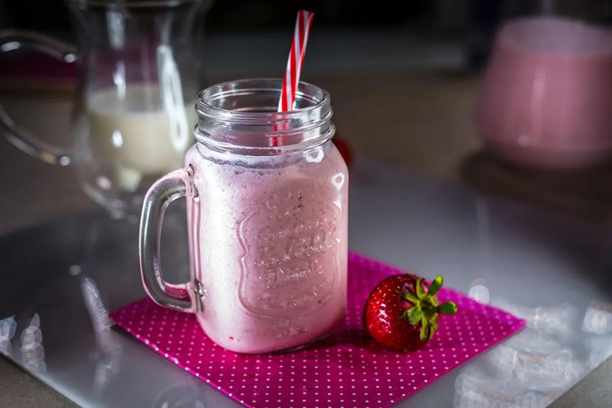 Erdbeeren gehen immer, Milch geht immer ? beides gemixt geht erst recht ©Landgemachtes