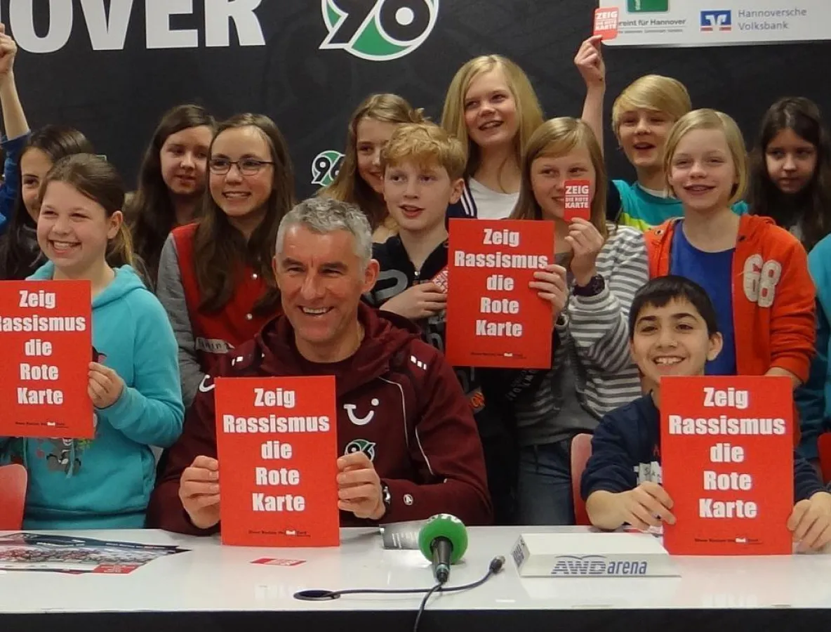 Mirko Slomka war beim Workshop in der AWD-Arena in Hannover mit dabei.