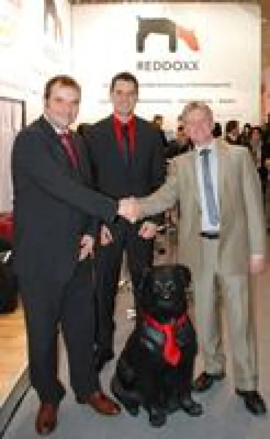 Matthias Conrad (CSS), Rolf Wensing (REDDOXX) und Andreas Dannenberg (REDDOXX) bei der Auszeichnung zum „Reseller des Jahres 2010“