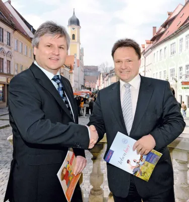 Pilotprojekt: Contrast Verlag produziert Gratis-Magazin für Stadt Kaufbeuren Bild: Pilotprojekt: Contrast Verlag produziert Gratis-Magazin für Stadt Kaufbeuren