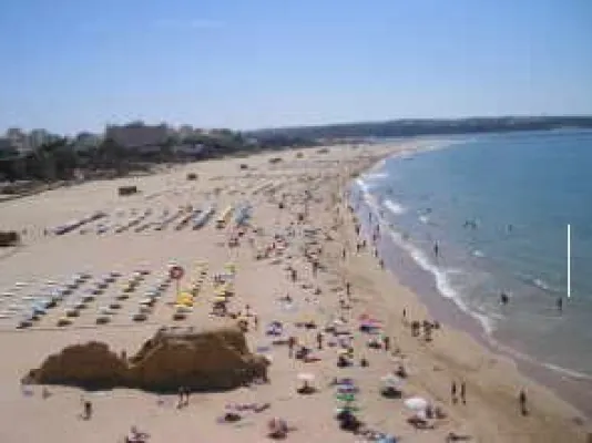 Bild: Ausländische Touristen bevorzugen die Algarve