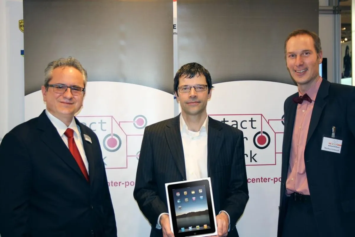 Andreas Klug (Mitglied des Vorstands CCN), Roman Roth (smile.direct versicherungen), Markus Grutzeck (Vorstandsvorsitzender  CCN)